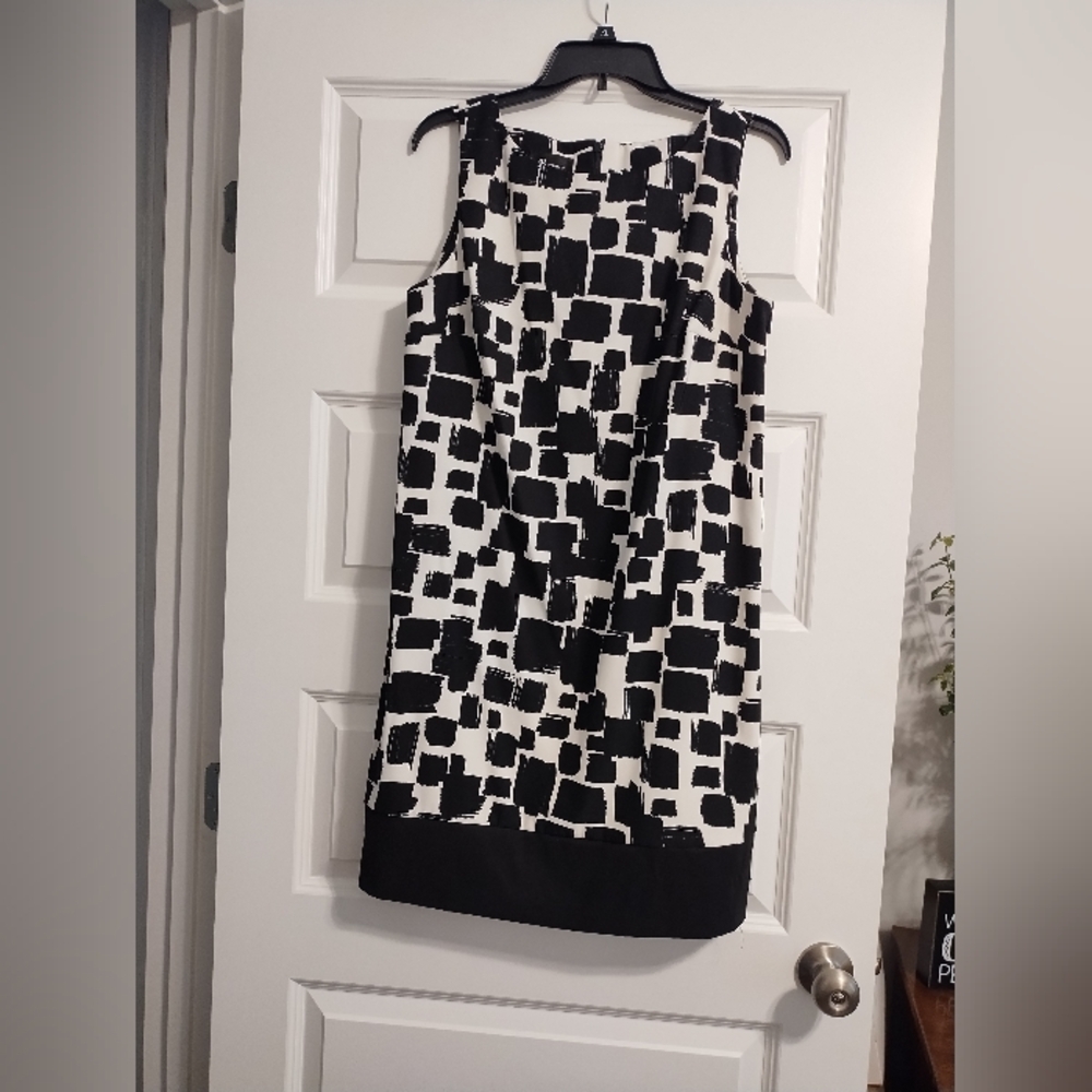 Black and White Sleeveless Dress